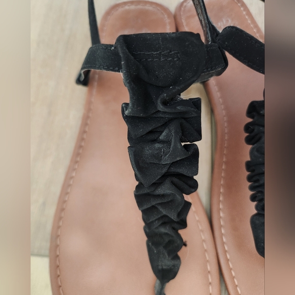 Black Suede Ruffle Thong Sandals Size 10 - Picture 3 of 6